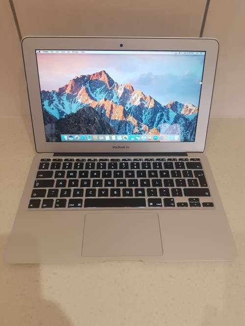 Apple MacBook Air Core i5 2015 Model **128SSD ** 4GB Ram** 11 inch display**
