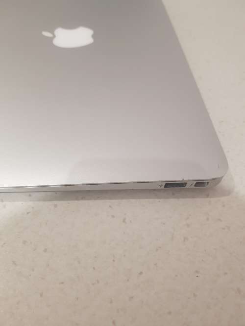 Apple MacBook Air Core i5 2015 Model **128SSD ** 4GB Ram** 11 inch display**