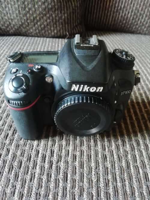 Nikon D7100 DSLR Camera ( Body Only ) ***Retails R15 000 New**