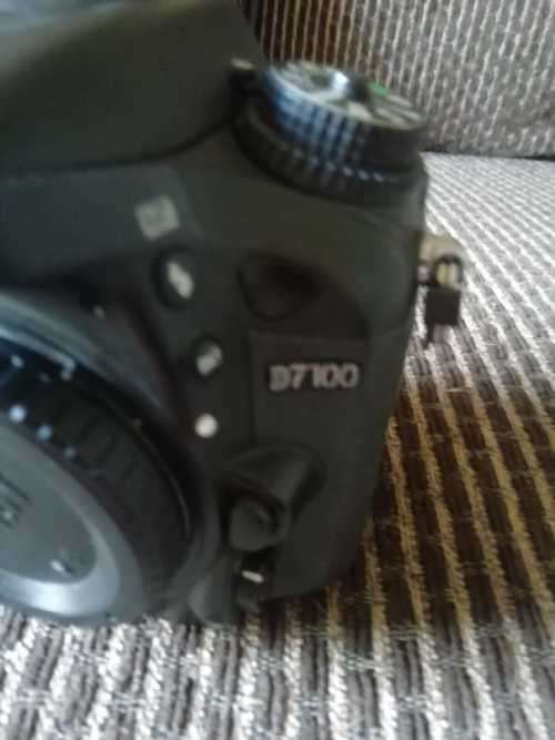 Nikon D7100 DSLR Camera ( Body Only ) ***Retails R15 000 New**