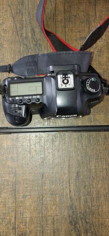 Canon EOS 5D Mark II 21MP Full Frame CMOS DSLR Camera (Body Only) |