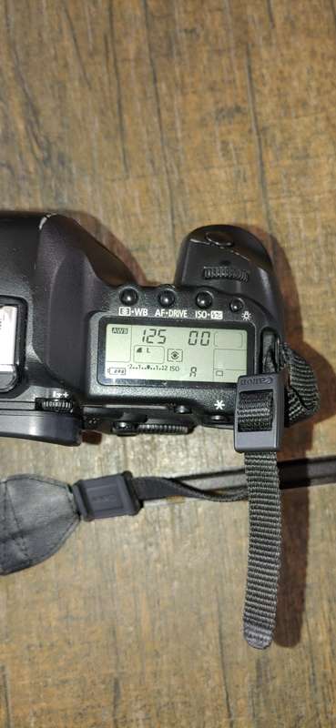Canon EOS 5D Mark II 21MP Full Frame CMOS DSLR Camera (Body Only) |