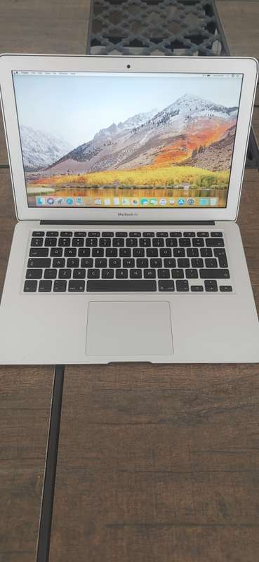 Apple Macbook Air Core i5 2013 Model 13"Display