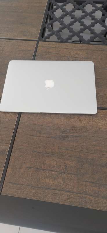 Apple Macbook Air Core i5 2013 Model 13"Display
