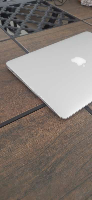 Apple Macbook Air Core i5 2013 Model 13"Display