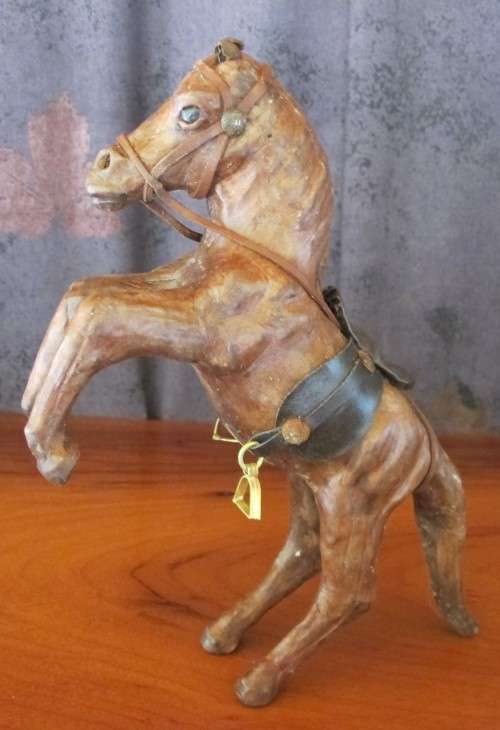 BOX SPECIAL - VINTAGE LEATHER HORES FIGURINE