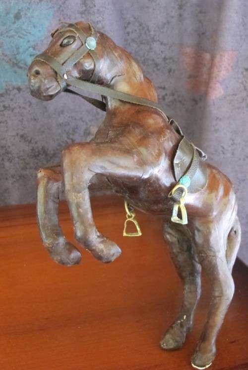 BOX SPECIAL - VINTAGE LEATHER HORES FIGURINE