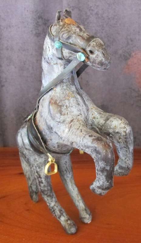 BOX SPECIAL - VINTAGE LEATHER HORES FIGURINE