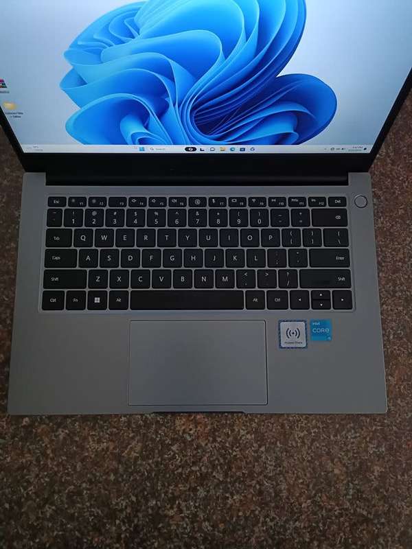 **BARGAIN BUY**HUAWEI MATEBOOK B3-440 12th GEN i5, 8GB RAM, 512SSD-WORTH 20k-GRAB IT@JUST R8999