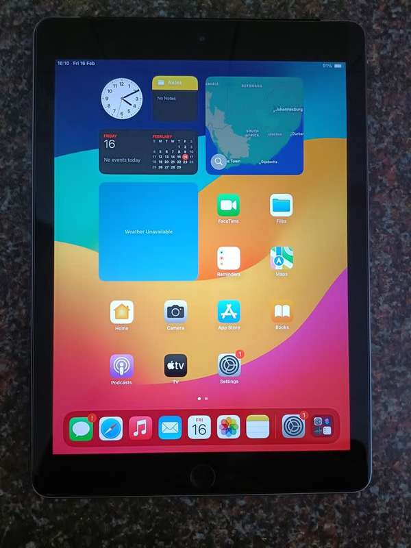 Apple iPad 9.7in 6th Generation WiFi + Cellular (32GB, Space Gray)