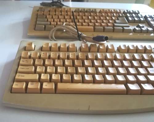 2x Vintage Keyboards plus 1x Mouse