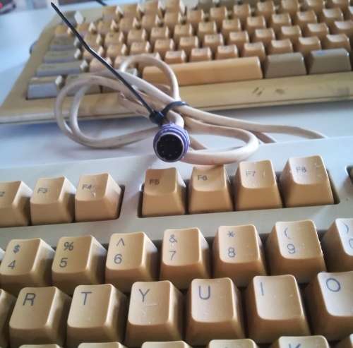 2x Vintage Keyboards plus 1x Mouse