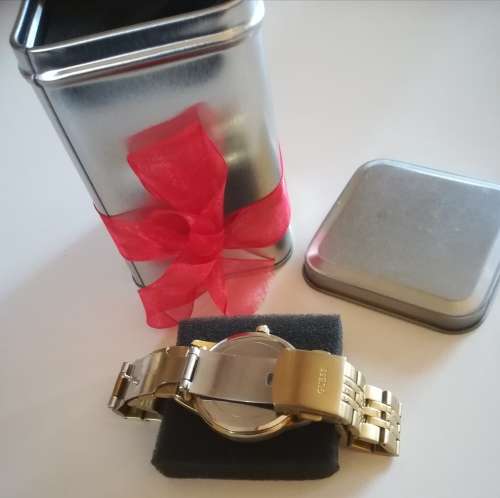 Guess Watch. Goldtone Stainless Steel .