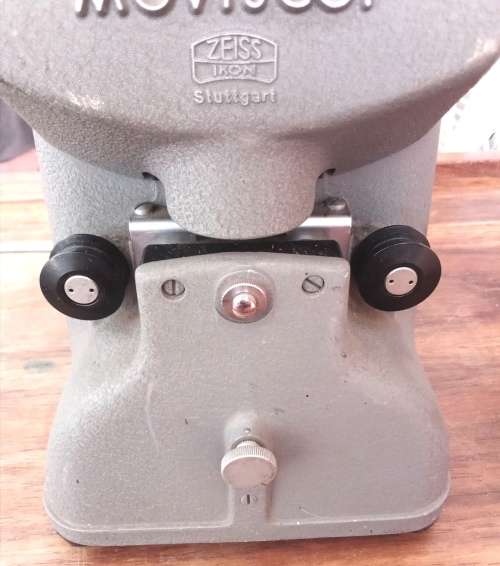 Vintage Zeiss Ikon 8mm MoviScop Film Viewer and Editor. Height 28cm. Width 15cm. Lenght 18cm.