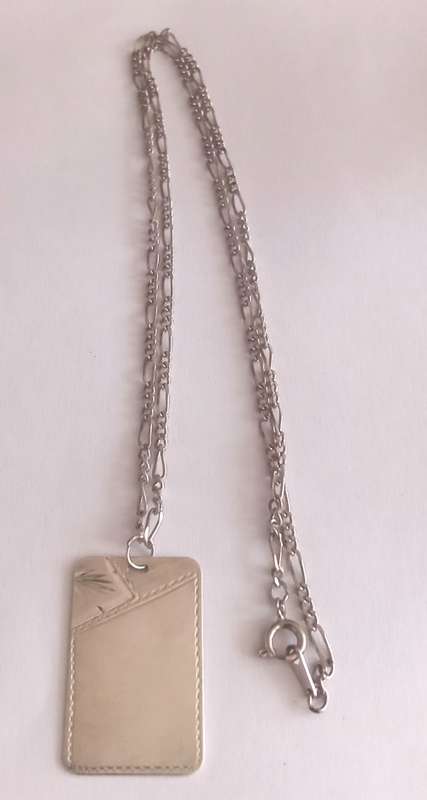 Sterling Silver necklace with Pendant. Length 46cm.