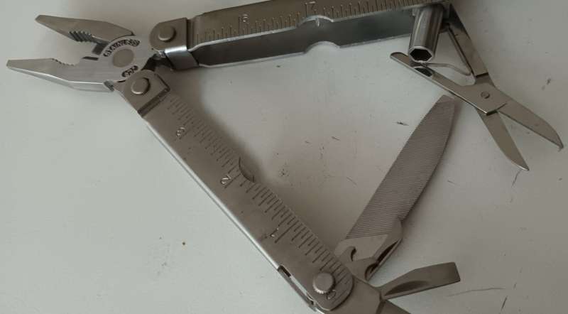FOLDABLE UTILITY KNIFE STAINLESS STEEL