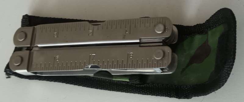 FOLDABLE UTILITY KNIFE STAINLESS STEEL