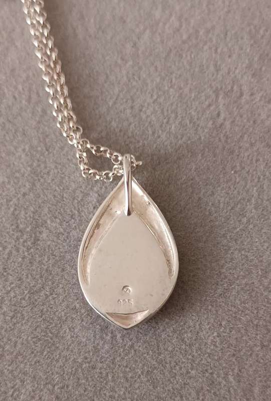 Sterling Silver designer Abalone & Marcasite Pendant & Chain. 5.7g. 45cm.