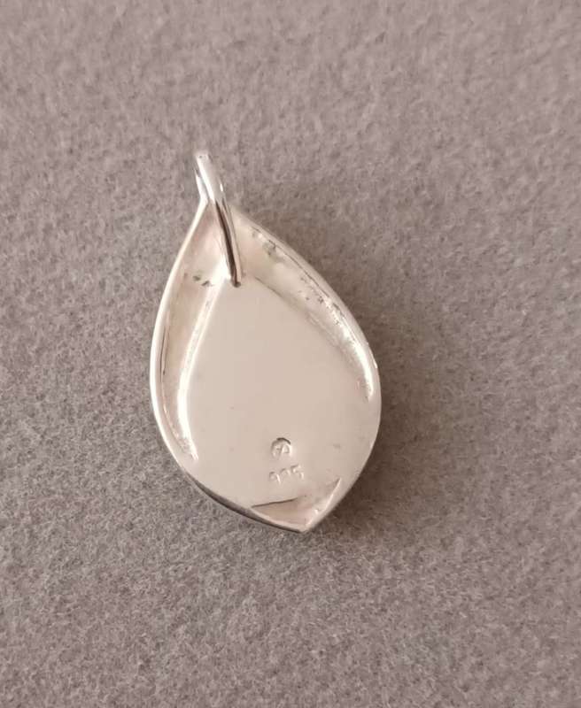 Sterling Silver designer Abalone & Marcasite Pendant & Chain. 5.7g. 45cm.