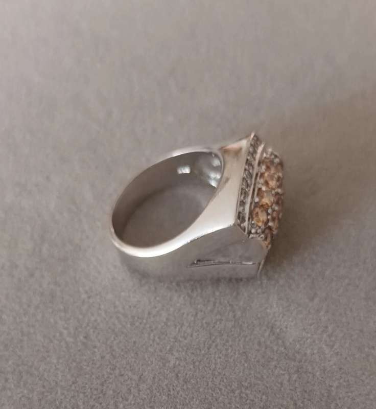 Sterling Silver solid Ring with yellow CZ. 9.73g. Size P.