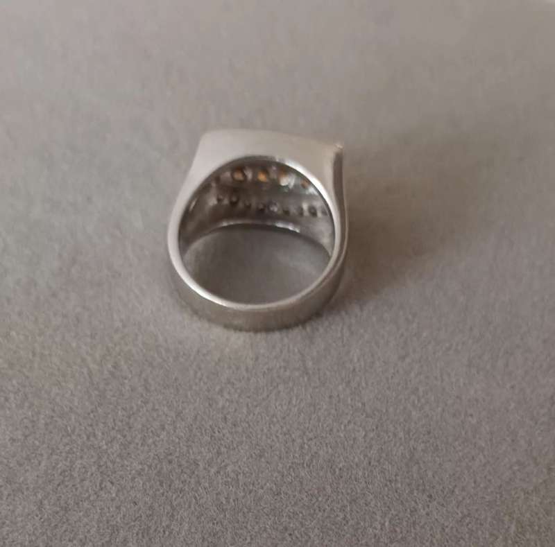 Sterling Silver solid Ring with yellow CZ. 9.73g. Size P.