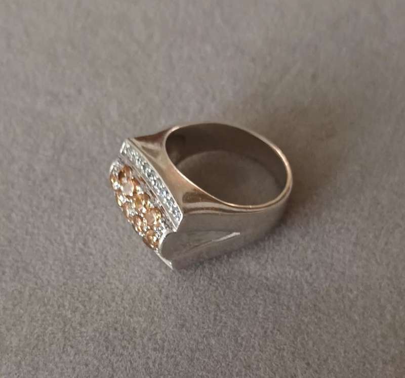 Sterling Silver solid Ring with yellow CZ. 9.73g. Size P.