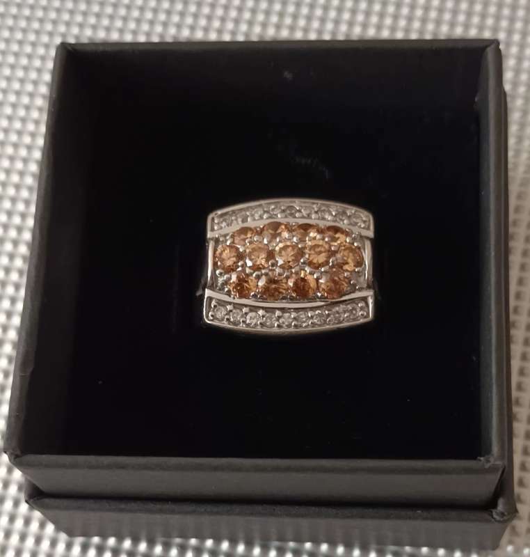 Sterling Silver solid Ring with yellow CZ. 9.73g. Size P.