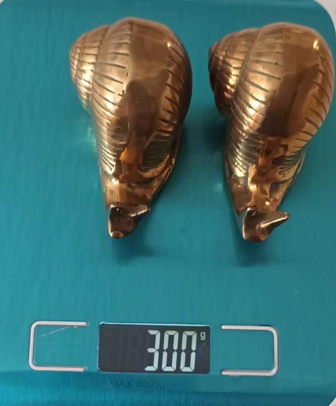 Brass Snails x 2. 300g. Length 8.5cm. Height 4.5cm.