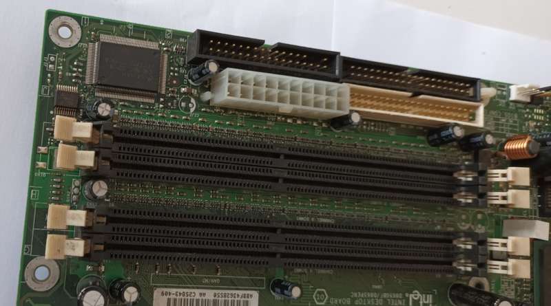 Intel E210882 Motherboard.
