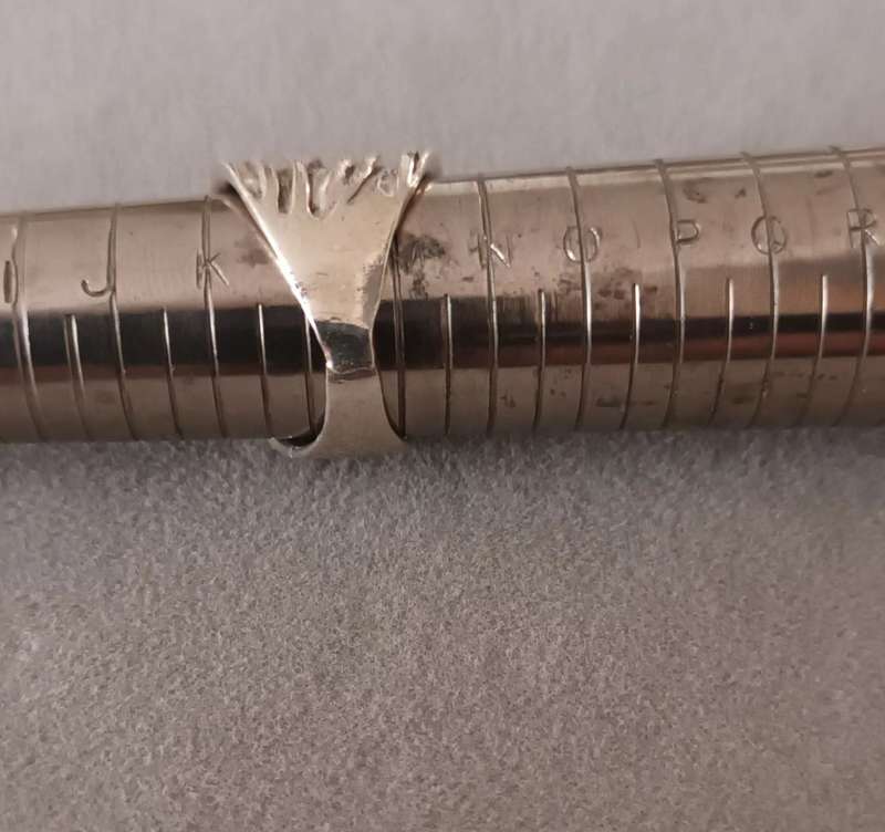 Sterling Silver Solid Ring. Needs fixing. 7.2g. Size M.