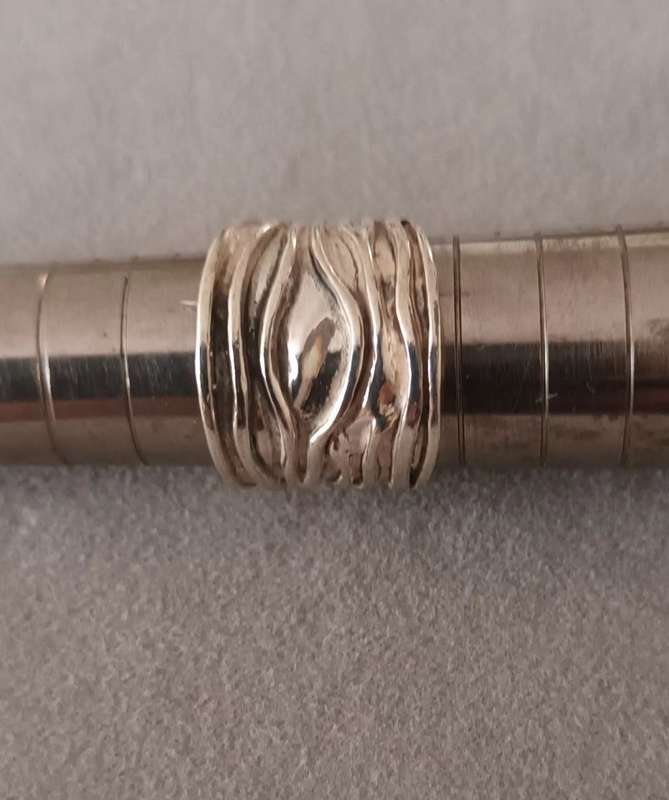 Sterling Silver Solid Ring. Needs fixing. 7.2g. Size M.
