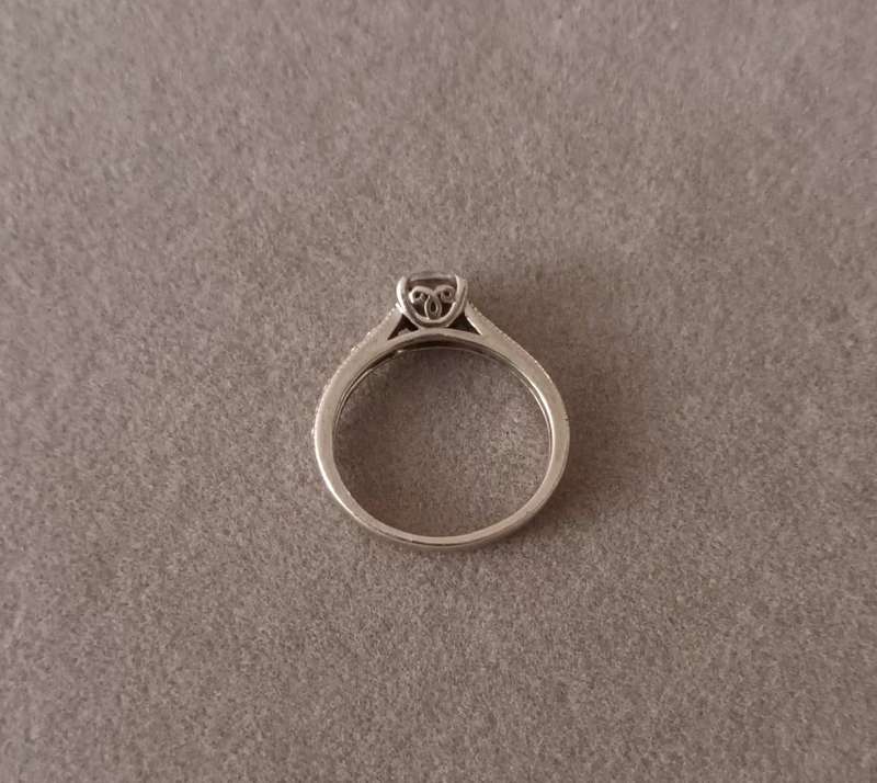 Sterling Silver & CZ CHETE Ring. 2.9g. Size M.