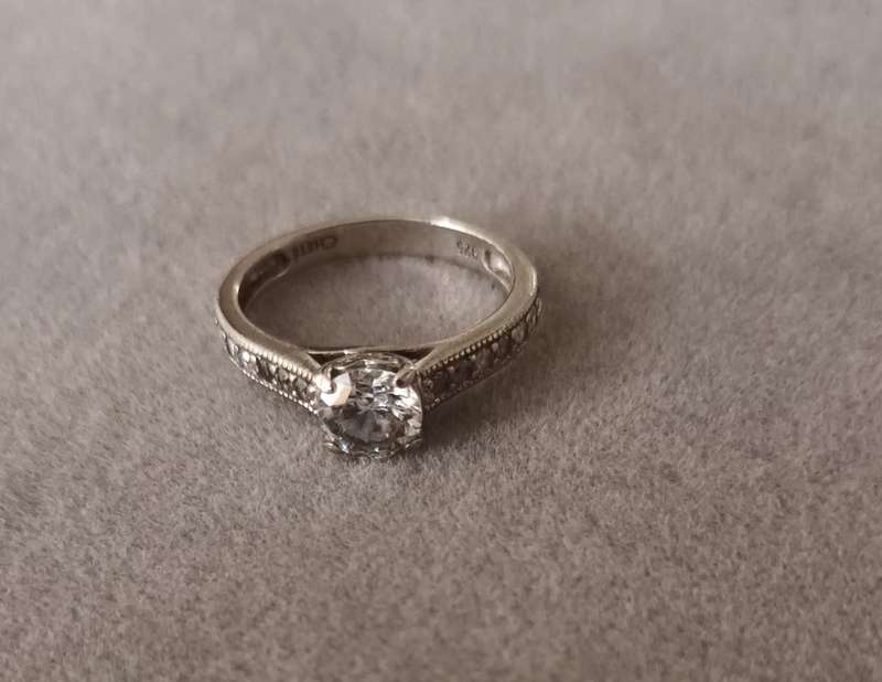 Sterling Silver & CZ CHETE Ring. 2.9g. Size M.