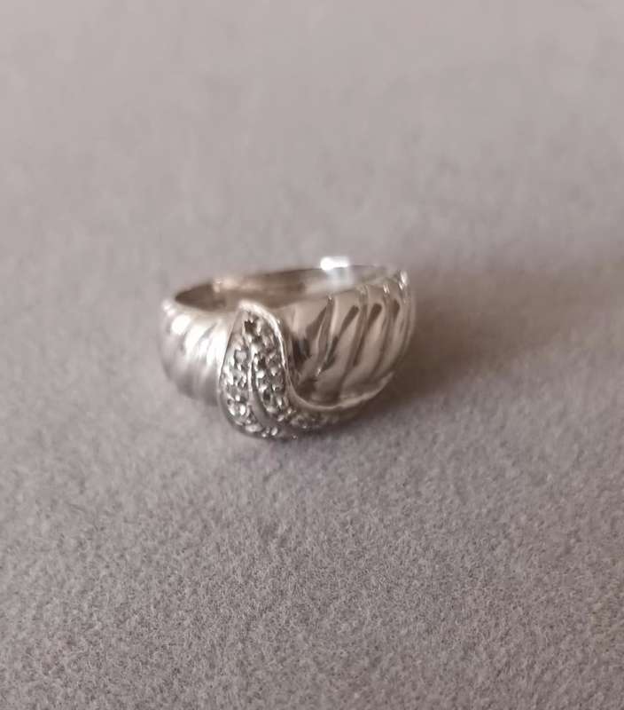 Sterling Silver Ring with CZ. 5.5g. Size M 1/2.