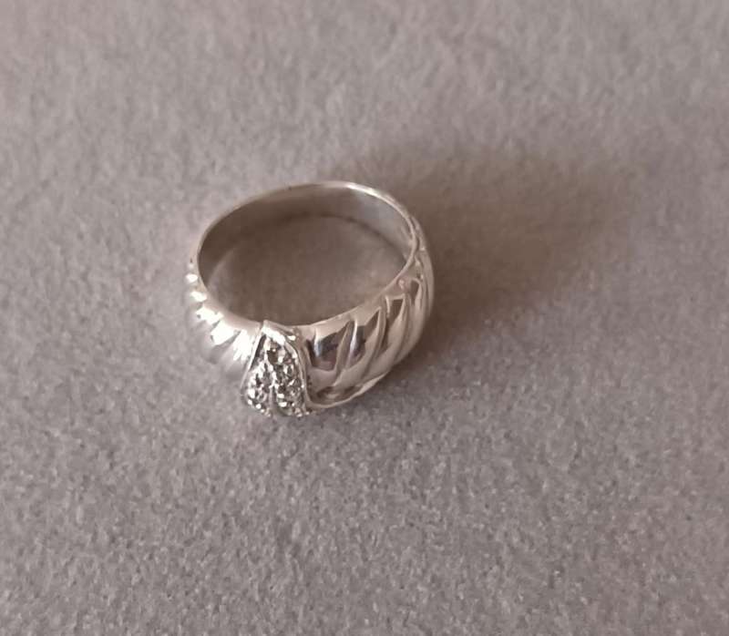 Sterling Silver Ring with CZ. 5.5g. Size M 1/2.