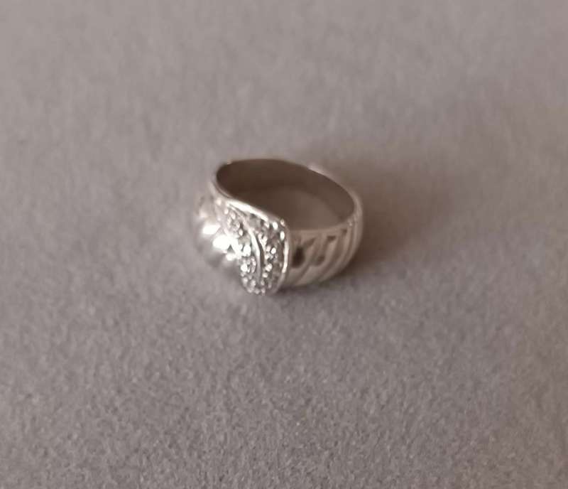 Sterling Silver Ring with CZ. 5.5g. Size M 1/2.