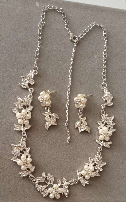 Exquisite Bridal Necklace and Earring set.