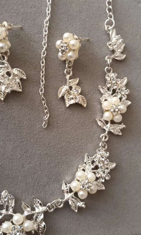 Exquisite Bridal Necklace and Earring set.