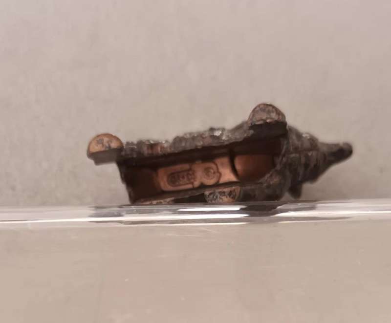 Copper Goat. 8.1g. 25x30mm.