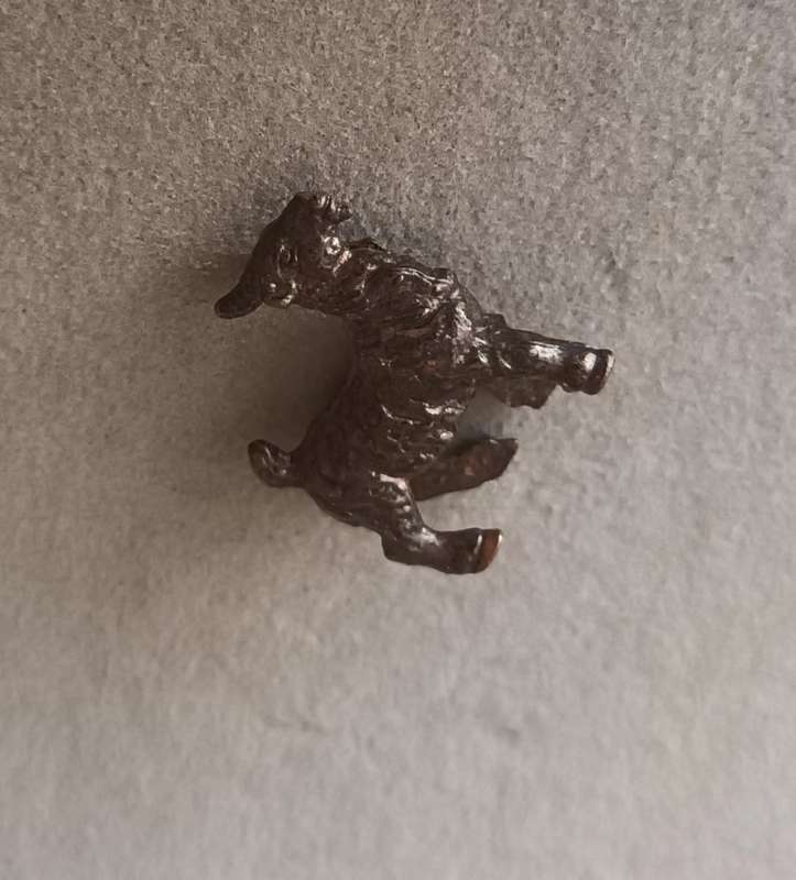 Copper Goat. 8.1g. 25x30mm.
