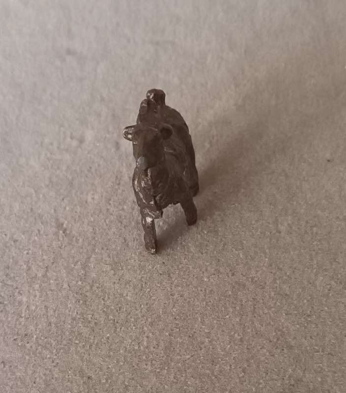 Copper Goat. 8.1g. 25x30mm.