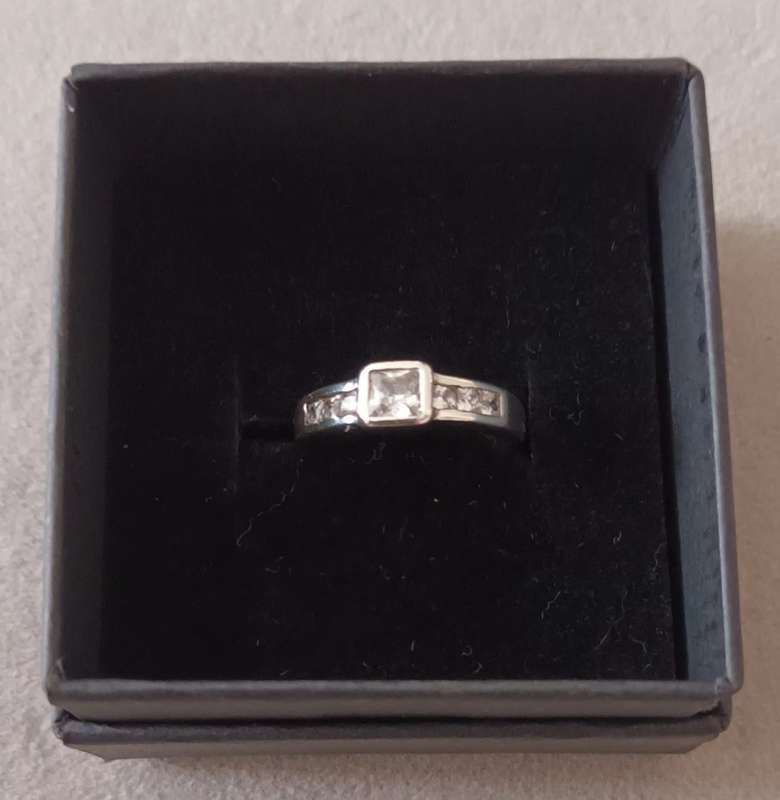 Sterling Silver Ring. 2.8g. Size I 1/2.