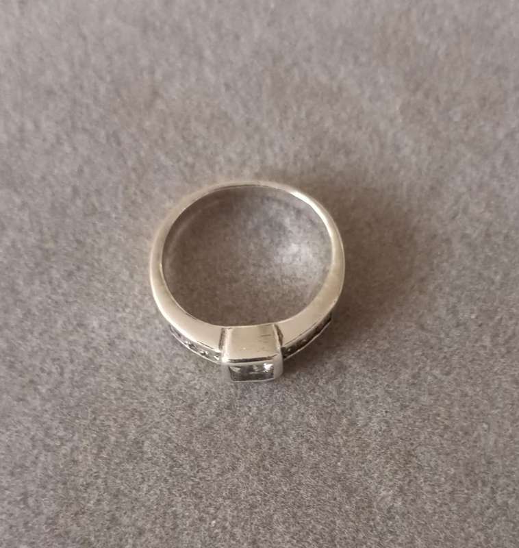Sterling Silver Ring. 2.8g. Size I 1/2.