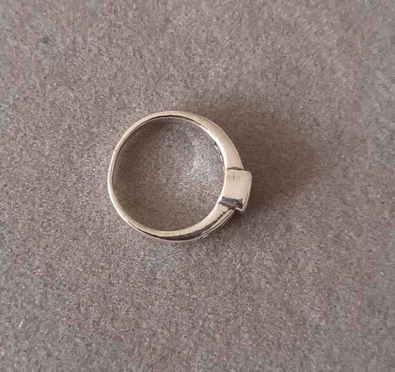 Sterling Silver Ring. 2.8g. Size I 1/2.