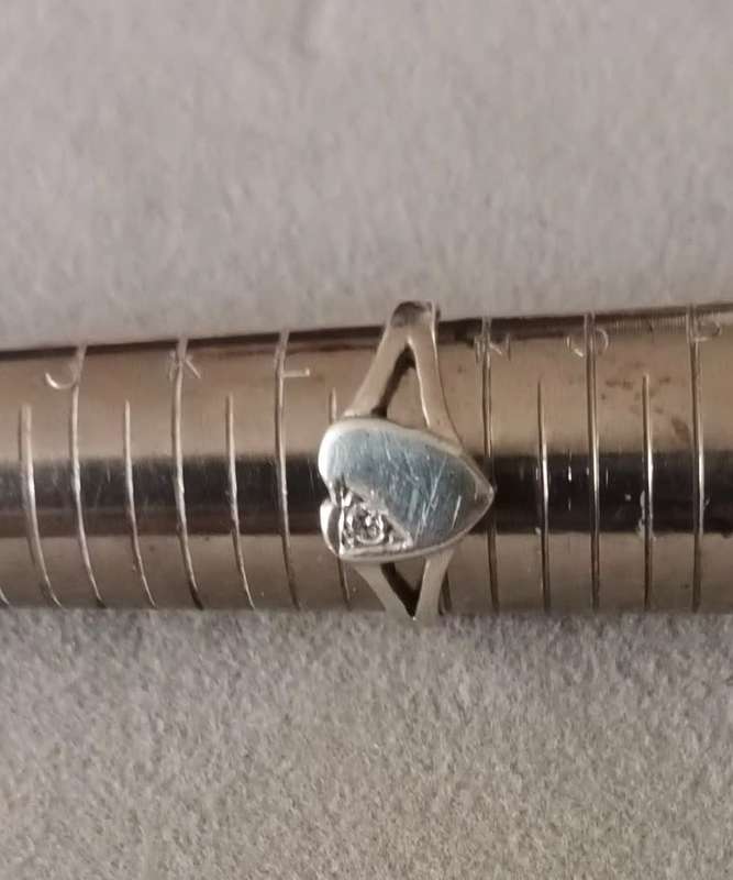 Sterling Silver Signet Ring. 1.6g. Size M.