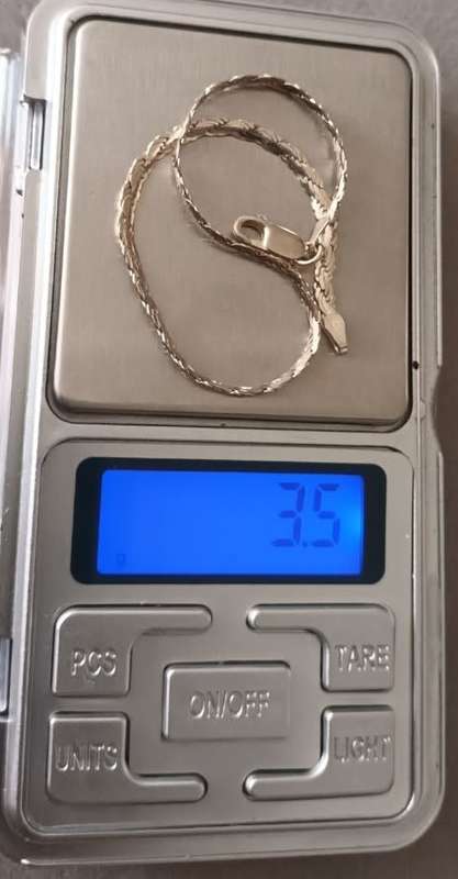 Stunning Italy Bracelet. 3.5g. Length 21cm.