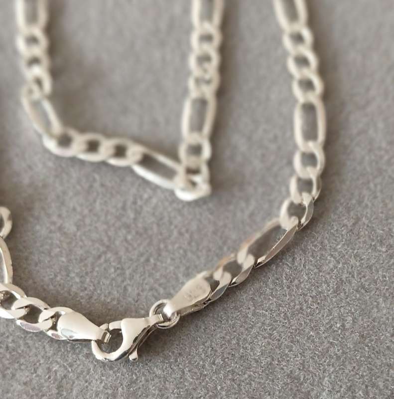 STERLING SILVER FIGARO NECKLACE. 4mm. 7.65g. 44cm.