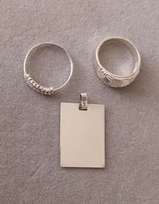 Sterling Silver Rings x2 plus 1x Pendant. 4.7g.