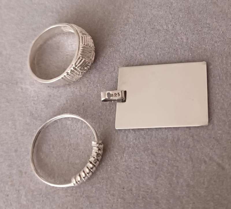 Sterling Silver Rings x2 plus 1x Pendant. 4.7g.