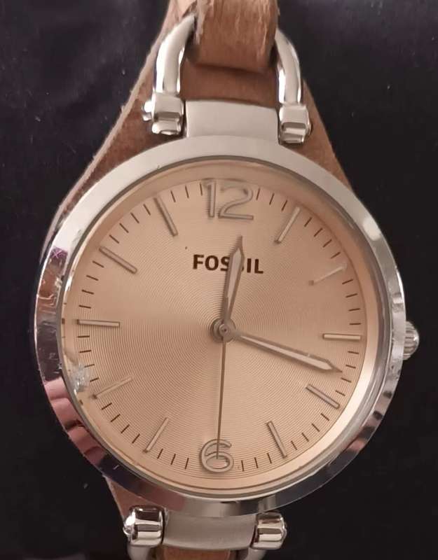Fossil Women`s Georgia Silver/Steel Round Leather Watch. ES2830.